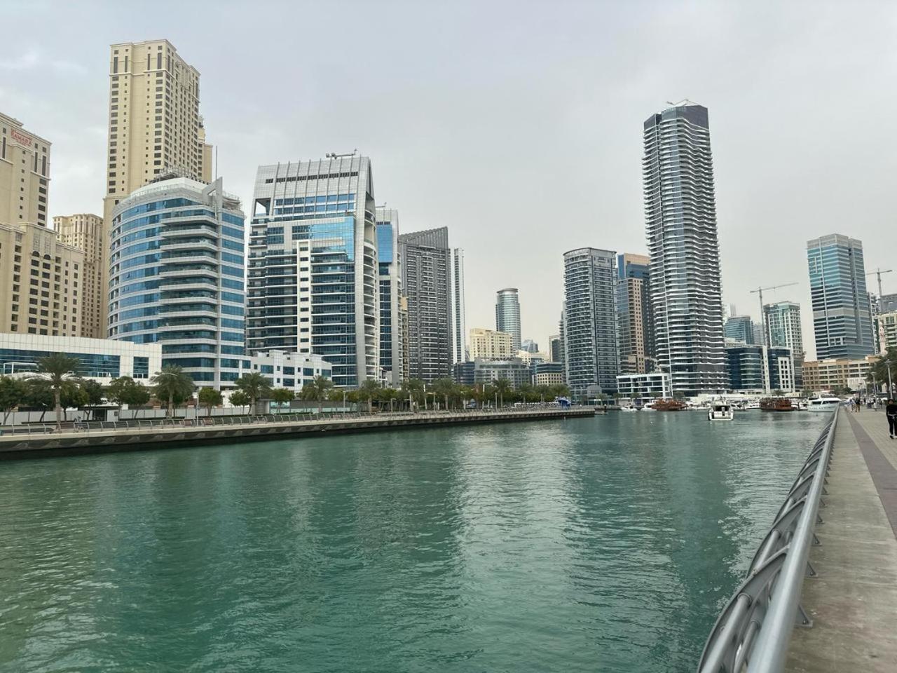 Success Luxury Apartment - 5 Min Away Marina Corniche - Free Housekeeping Provided Everyday-24-7 Staff Available For Services Dubai Exterior foto